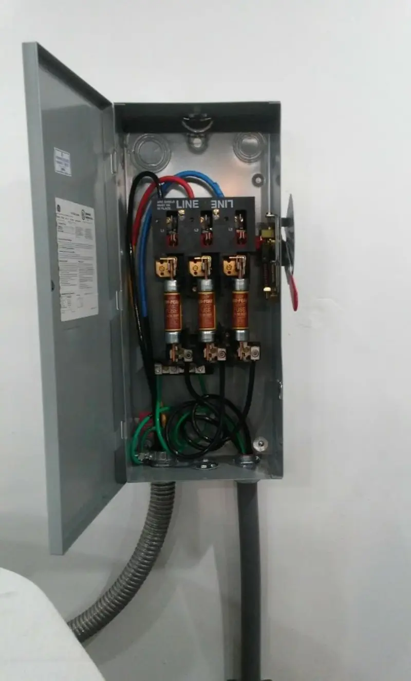 Three-phase disconnect switch installed for Smoke Detector Installation in Troutman